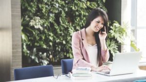 Tips y ejercicios para tonificar gluteos mientras trabajas