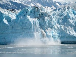 El Gobierno promulgó la reforma de la Ley de Glaciares y redefine el esquema de protección