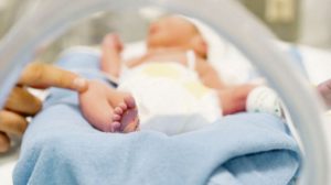 La ANMAT prohibió un óleo calcáreo y detectó insumos médicos irregulares