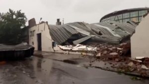 Ordenaron el envío a Bahía Blanca de mercadería retenida en la Aduana para los damnificados por las inundaciones