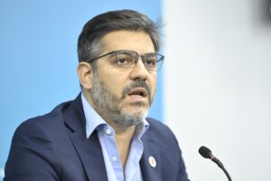 Bianco: «Corresponde felicitar a Adorni por su triunfo en la Ciudad»