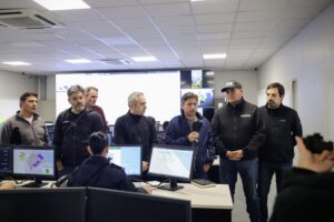 Kicillof encabezó una reunión de emergencia en el centro operativo que coordina la asistencia frente al temporal