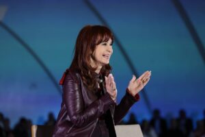 Cristina Kirchner denunció persecución judicial: “¿por qué no me dejan competir y me derrotan?”