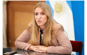 Carignano dijo que las diputadas libertarias “son gatos”