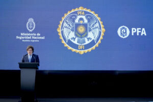 Milei presentó junto a Bullrich la reestructuración de la Policía Federal con el FBI como modelo