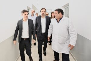 Axel Kicillof reflota su reforma sanitaria: crea un Sistema Integrado de Salud y vuelve a impulsar el laboratorio estatal de medicamentos