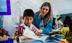 La Provincia limitó tareas frente a alumnos para docentes con enfermedades en la voz y fijó nuevas reglas de recalificación