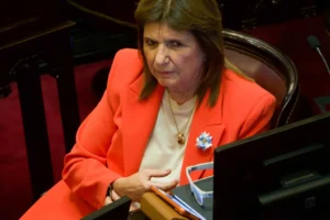 Bullrich volvió a diferenciarse del Gobierno y cuestionó a Adorni: “Esto es más que un error”