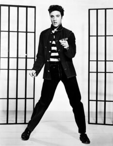 Elvis Presley: el abrupto final del «Rey del Rock and Roll» y las claves de su mito perdurable